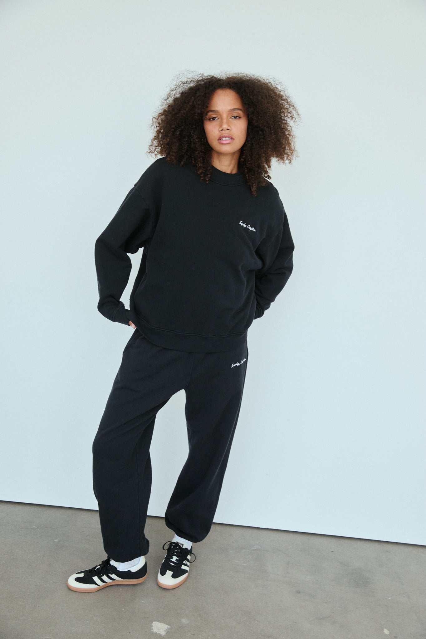 THE LEGACY CREWNECK - Black Sweatshirt