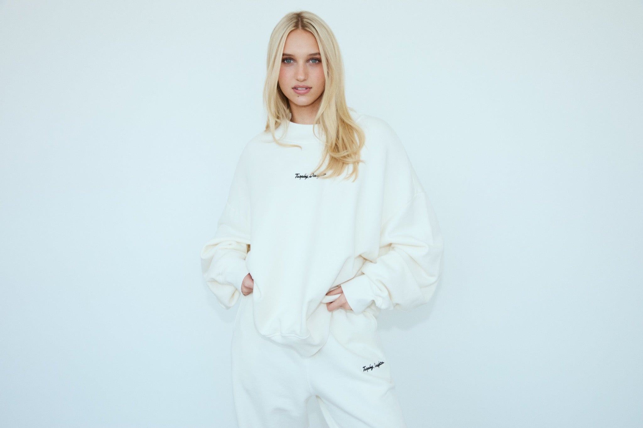 THE LEGACY CREWNECK - Off-White Sweatshirt